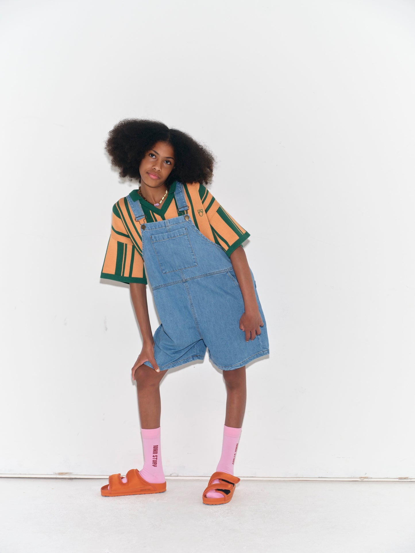 Main Story Short polo green peach knit