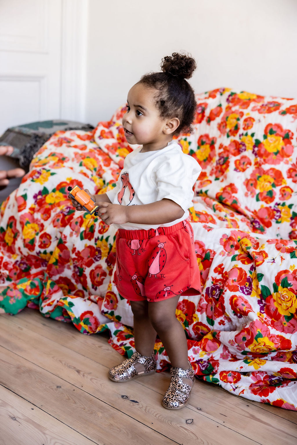 The Campamento LADYBUG Allover Shorts red / 3Y