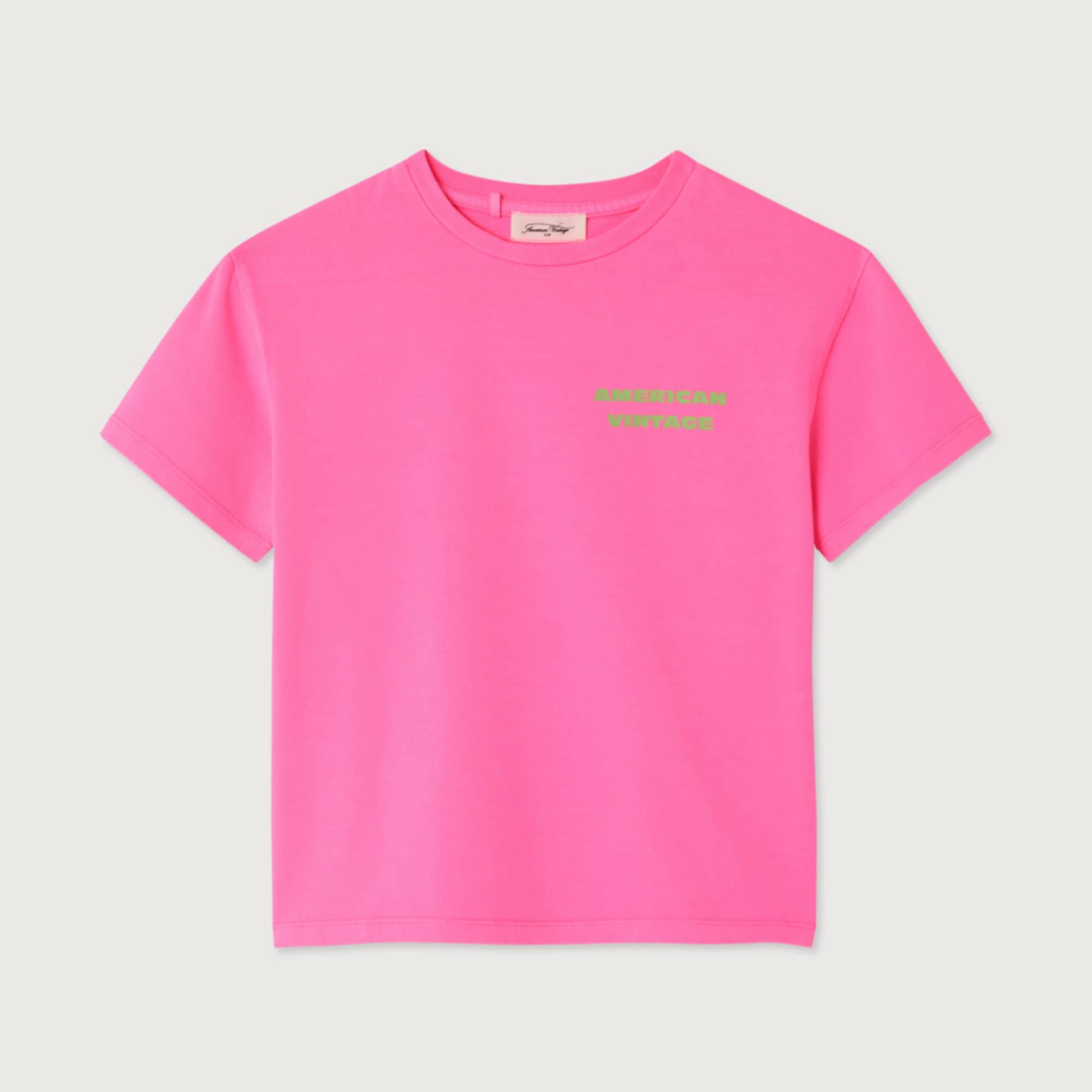 Fluo roze t-shirt met bordeaux letters op de achterkant van American Vintage Kids