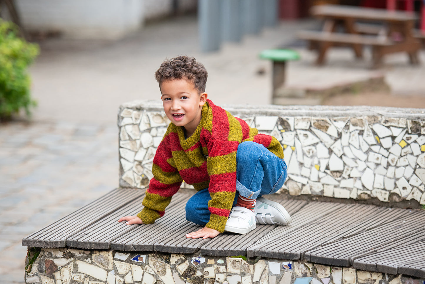 The Campamento RED STRIPES jumper / 9-10Y