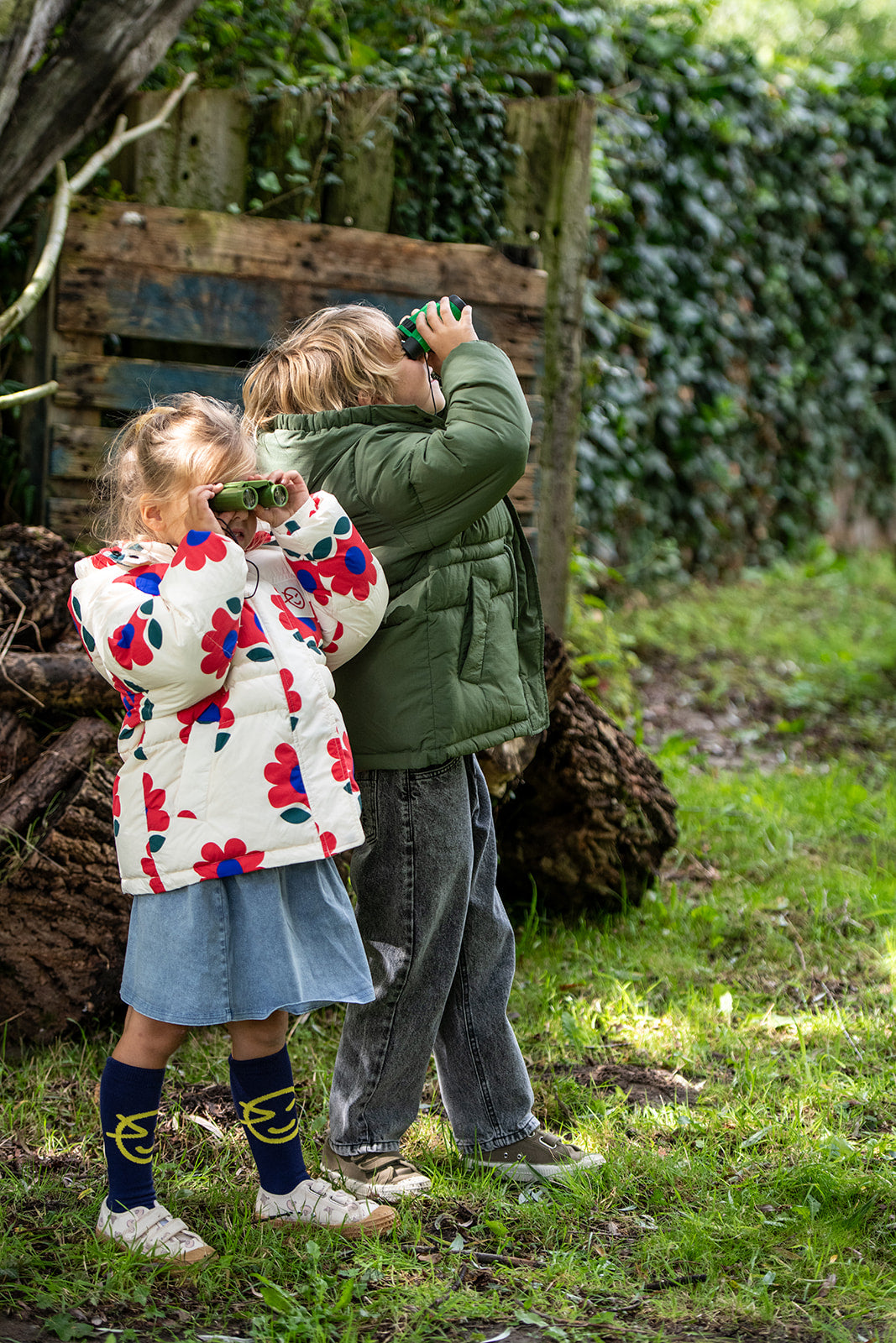 Wynken APRIL down jacket with WR coating FLOWERS / 4Y