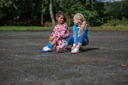 The Campamento FLOWERS ALLOVER dress pink / 9-10Y