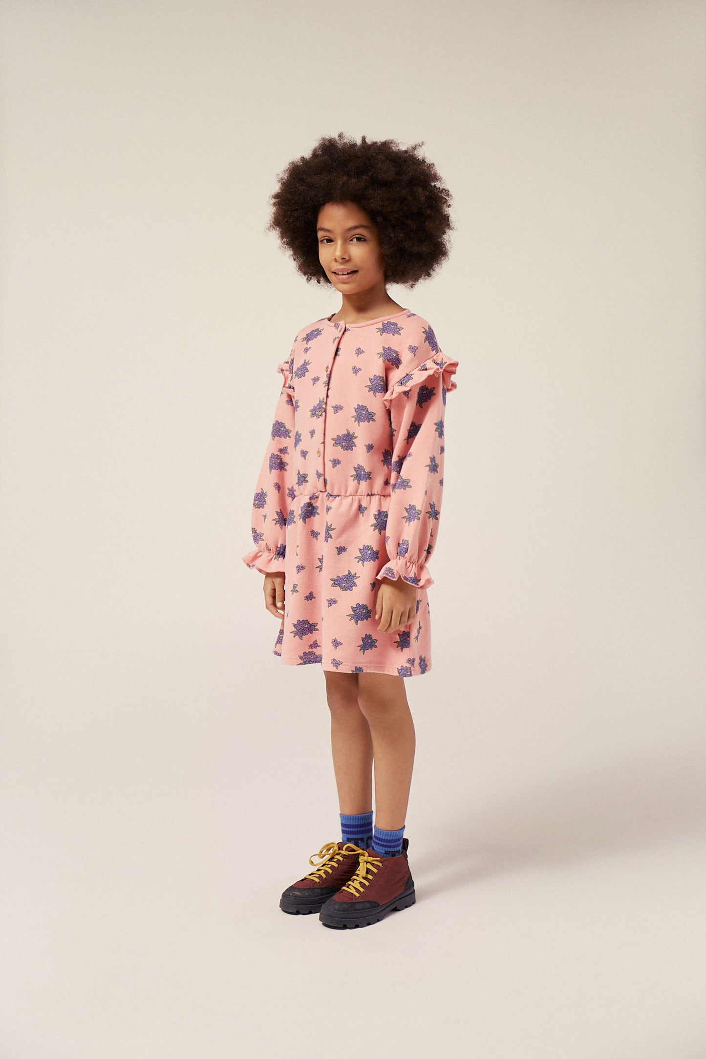 The Campamento FLOWERS ALLOVER dress pink / 9-10Y
