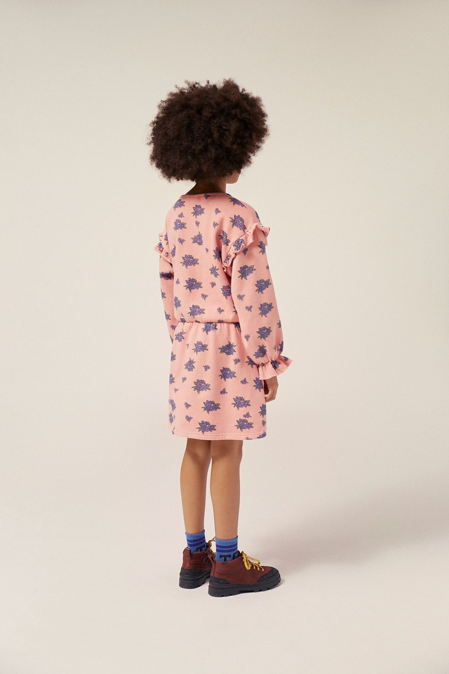 The Campamento FLOWERS ALLOVER dress pink / 9-10Y